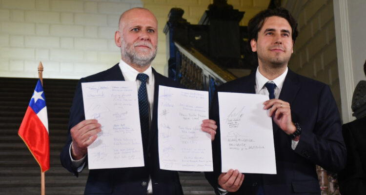 Ingresa reforma que habilita nuevo proceso constituyente: elección de consejeros sería el 14 de mayo