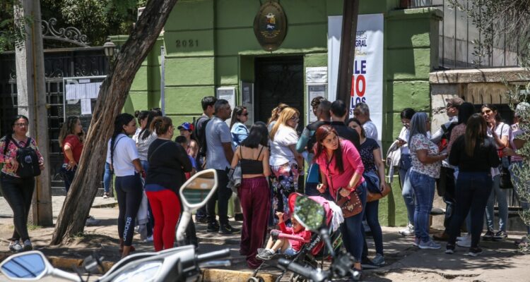 Providencia apunta a labor del Gobierno tras criticada entrega de papeles en Embajada de Venezuela