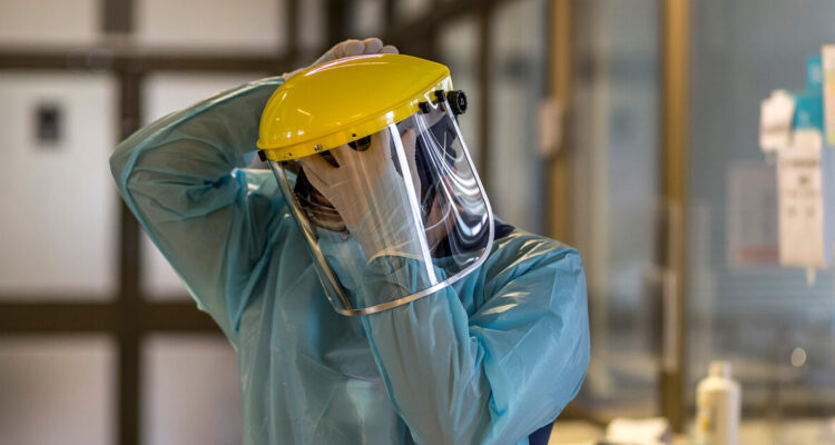 Funcionarios de salud primaria de Pucón deponen paro: lograron acuerdo por aguinaldos y bonos impagos