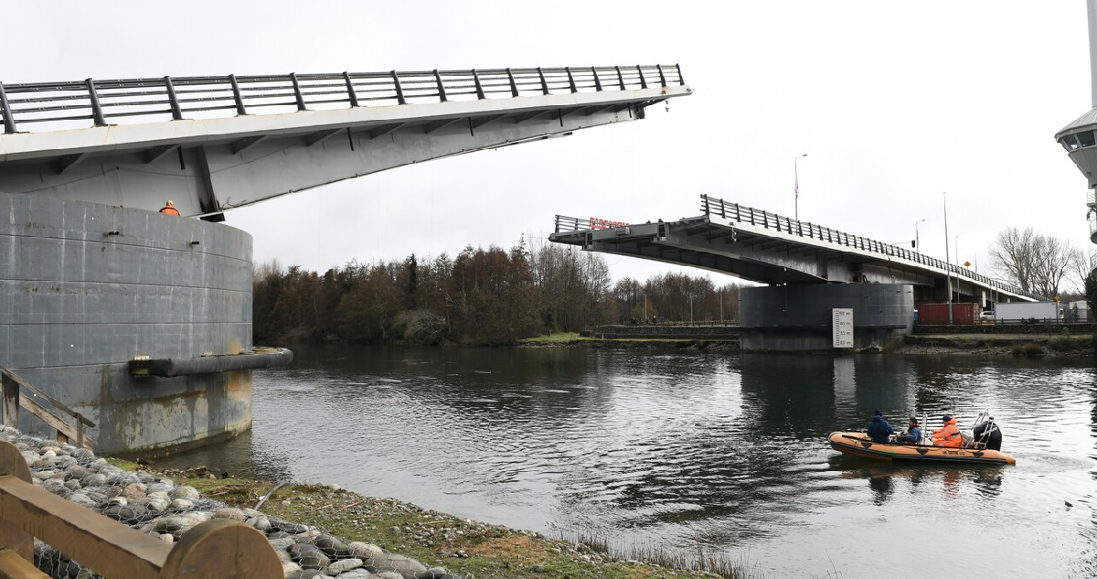 Contraloría toma razón de contrato para reparación de puente Cau Cau