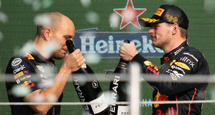 Fórmula 1: la burla navideña de Red Bull hacia Ferrari y Mercedes