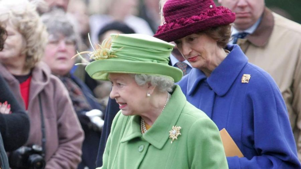 Reina Isabel II junto a Lady Susan Hussey