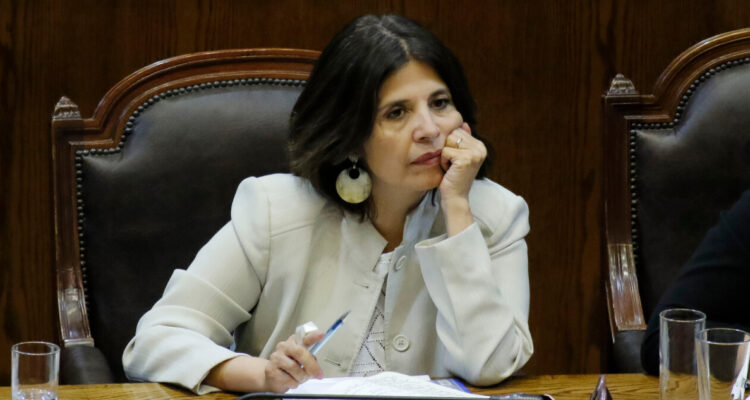 Ríos acusa “guerra fría” por nominación de Marta Herrera en medio de advertencias de nueva derrota