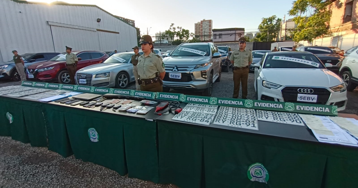 Cae banda que robaba autos, los clonaba y los vendía con GPS para volver a sustraerlos