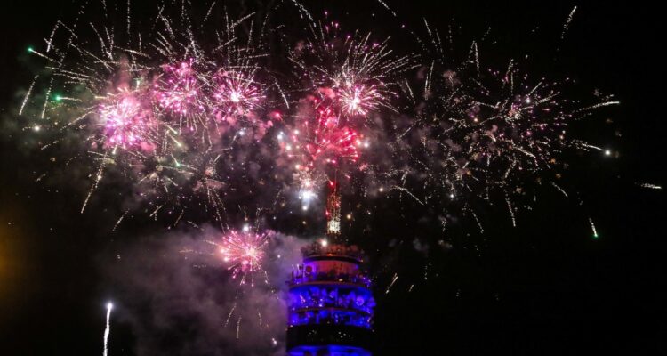 Santiago se prepara para recibir el Año Nuevo sin eventos masivos con fuegos artificiales
