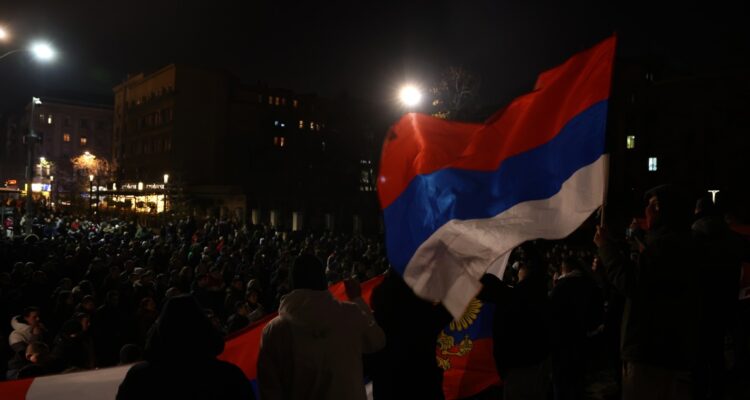 Protestas pro-serbias en Kosovo.
