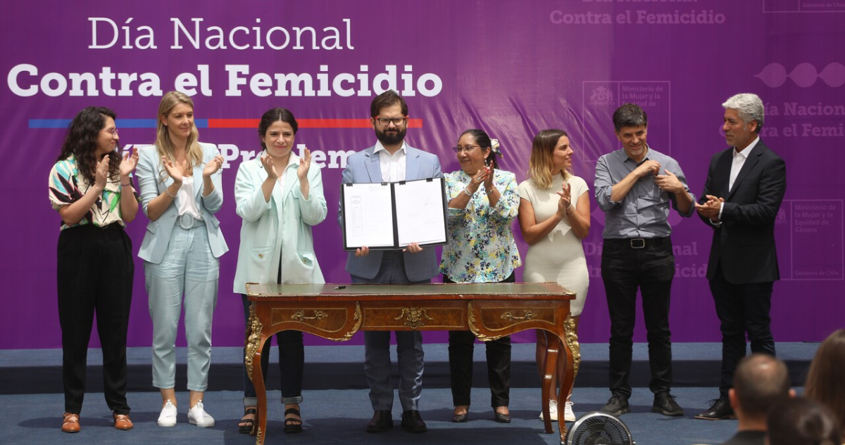 Boric promulga ley que tipifica suicidio femicida: Papá de Antonia Barra emplazó a las instituciones