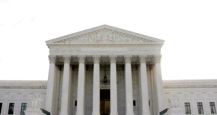 EEUU: Suprema ordena mantener el Título 42, que permite la expulsión inmediata de migrantes