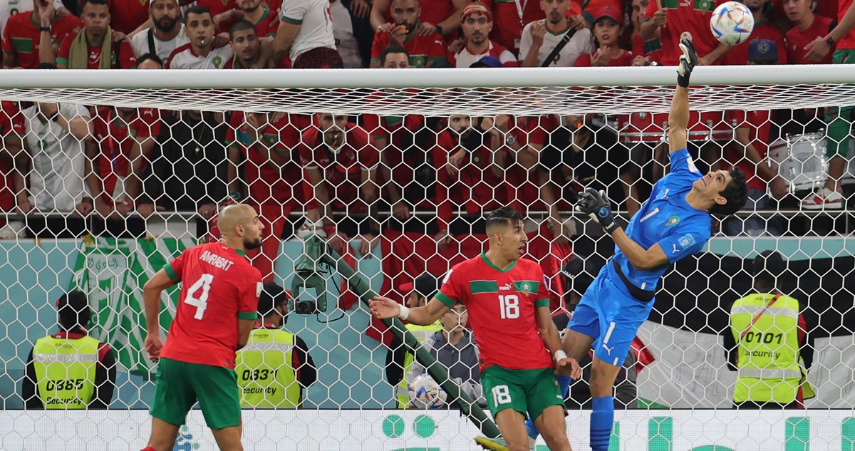 Bono impactó con sus atajadas ante Portugal en Qatar 2022.