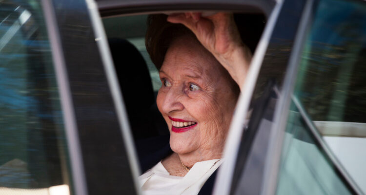 Justicia posterga audiencia de lectura de testamento de Lucía Hiriart por ausencia de testigo clave