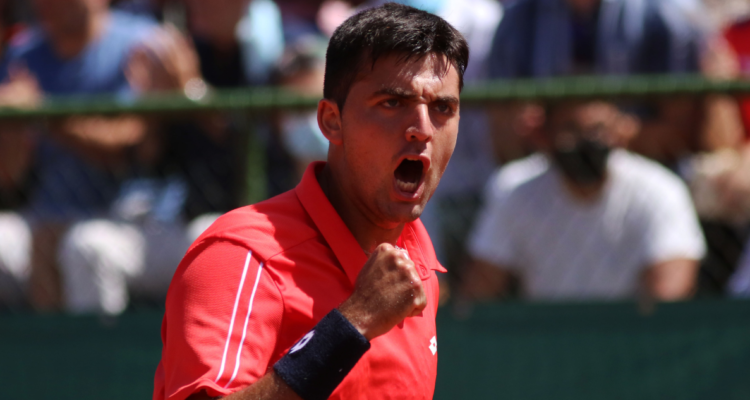 Tomás Barrios va por un cupo para instalarse en el Abierto de Australia.