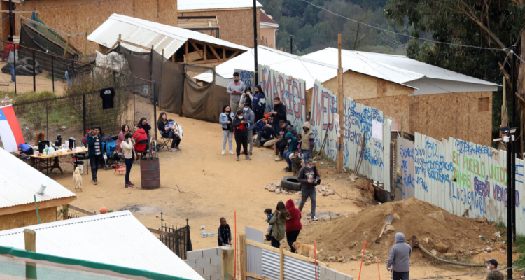 16 tomas se registran en propiedad fiscal con fines habitacionales en la región de Valparaíso
