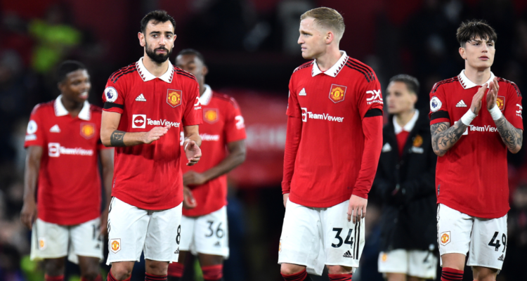 Manchester United golea al Nottingham Forest en el retorno de la Premier.