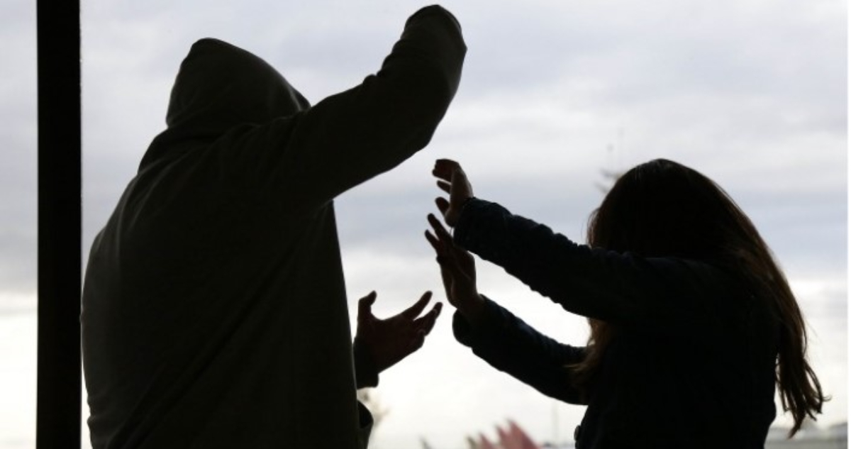 Desazón en Punta Arenas por dos casos de VIF previo a Navidad: hombres agredieron a sus parejas