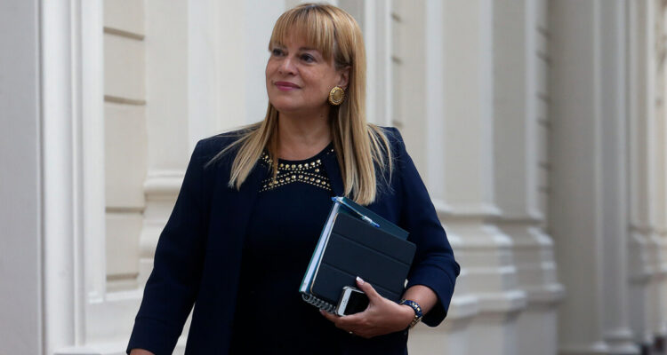 Ministra Vivanco reconoció reuniones con tres de los candidatos a Fiscal Nacional