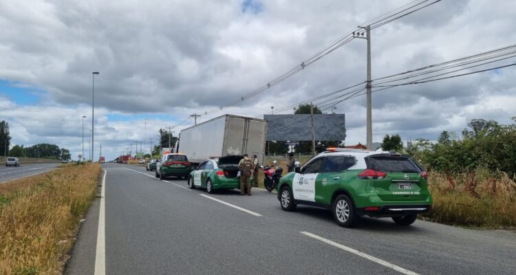 Maniatado y encañonado: camionero sufre robo con secuestro en región de Los Lagos