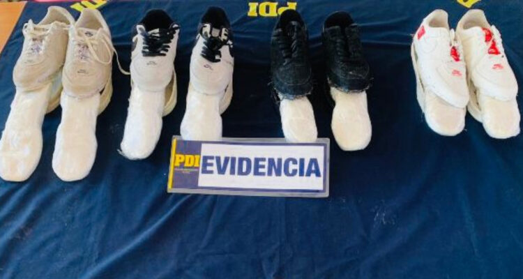 Extranjeros ingresaban con casi 4 kilos de ketamina en zapatillas con doble fondo: PDI los detuvo