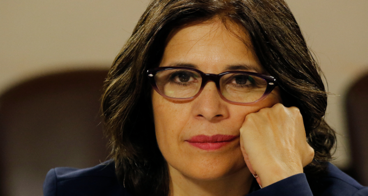 AC contra la ministra Ríos