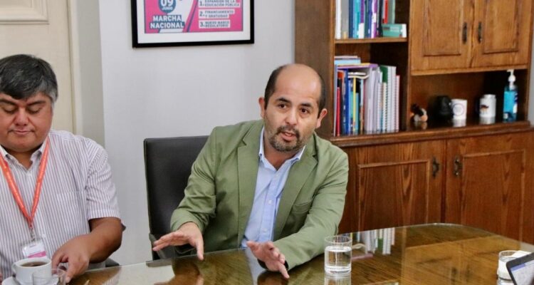 Alcalde de Paillaco pidió a funcionarios dejar sus cargos por poca agilidad en proyectos