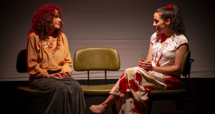 Alejandra Díaz Scharager, actriz: “‘Cada vez que digo mamá’ es un viaje en busca del origen”