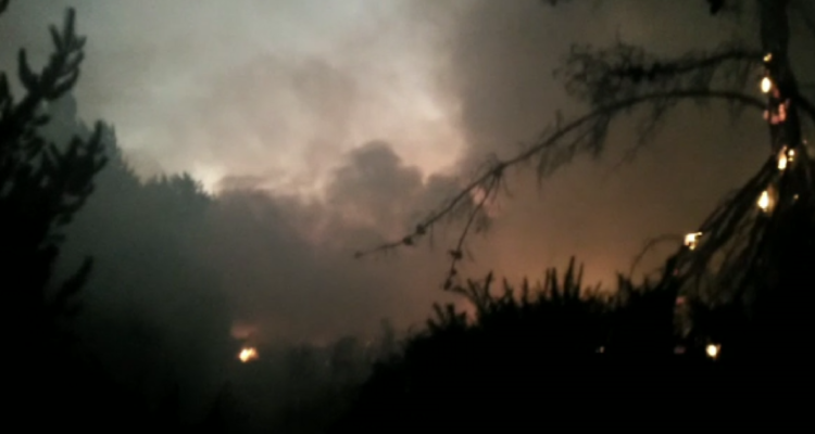 Declaran Alerta Roja en Chol Chol y Carahue por incendios: una vivienda fue consumida por el fuego