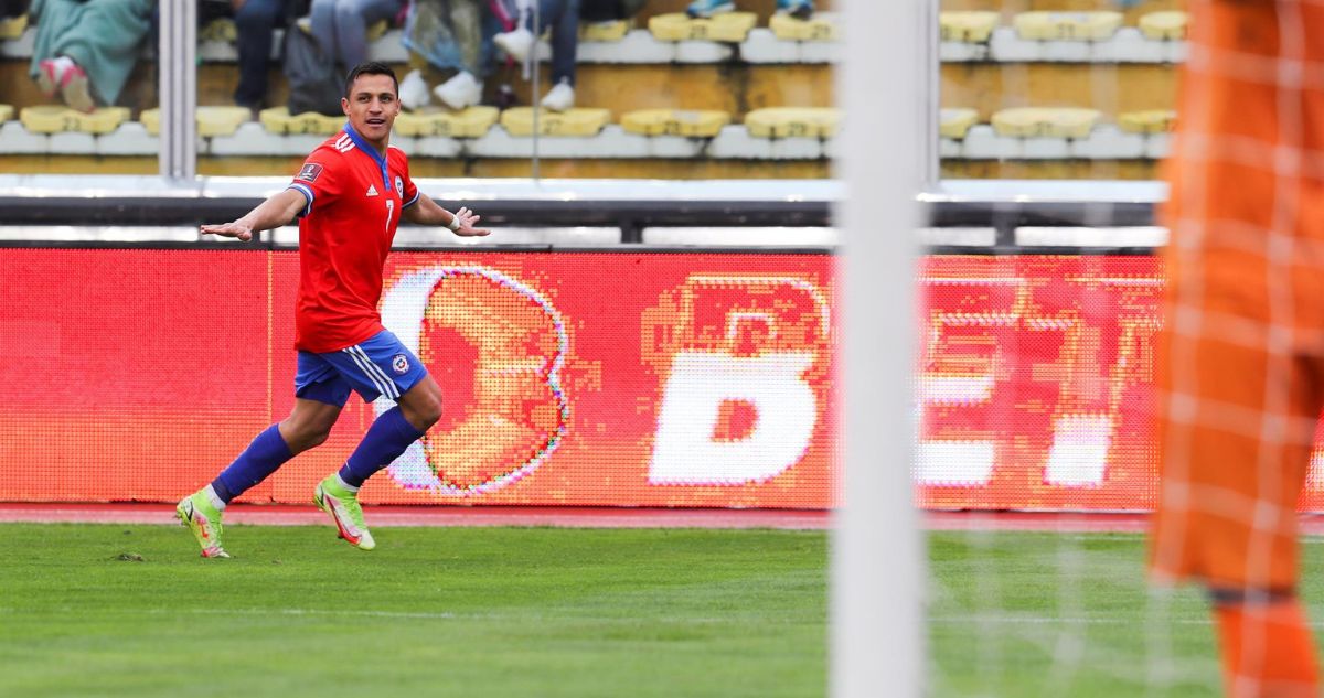 Alexis Sánchez destaca entre los mejores futbolistas bajo presión.