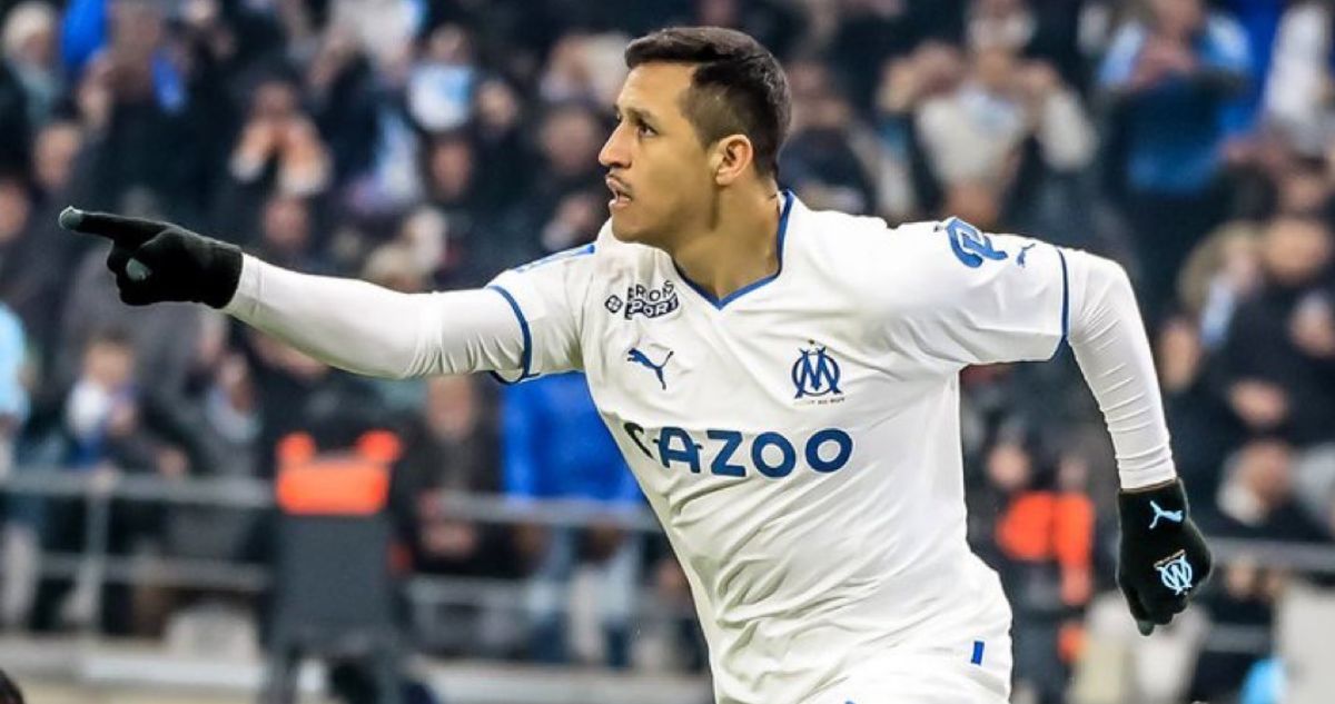 Alexis Sánchez sumó nuevos elogios de la prensa francesa.