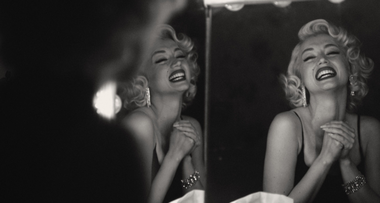 Ana de Armas en su personaje de Marilyn Monroe en “Blonde”