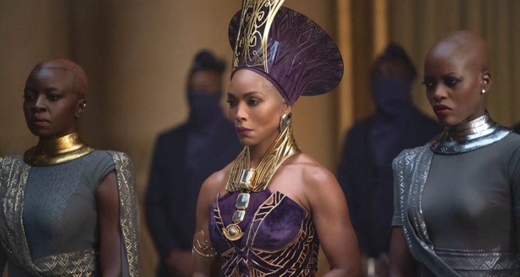 Angela Basset en Black Panther, Wakanda Forever