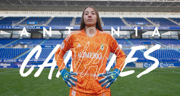 Antonia Canales es presentada como la nueva portera del Real Oviedo.