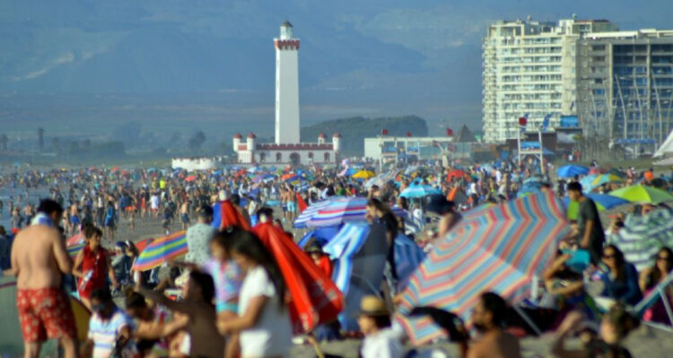 Argentinos copan litoral de la región de Coquimbo: aumenta 300% en verano sin restricciones sanitarias