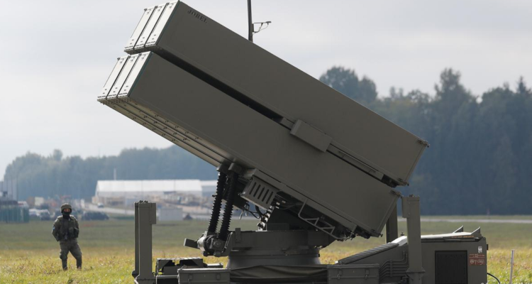 Un sistema de defensa aérea Patriot, proveniente del ejercito de los Estados Unidos, instalado en Polonia.