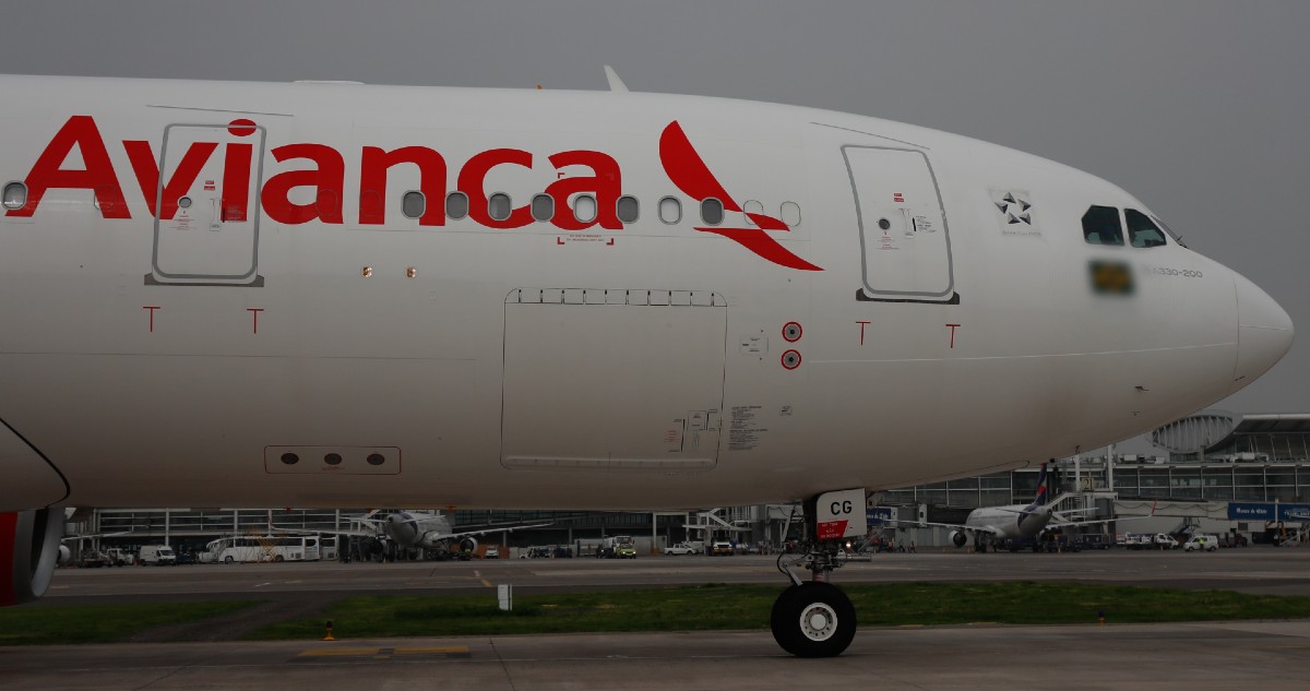 Encuentran 2 cadáveres en un avión que llegó a Bogotá procedente de Chile