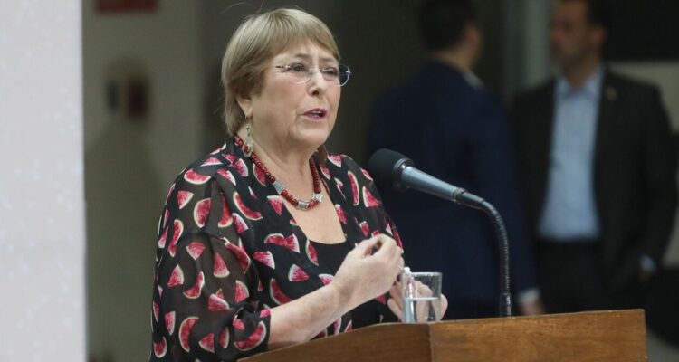 Bachelet advierte que dos listas electorales producirían “un efecto de división” en el oficialismo
