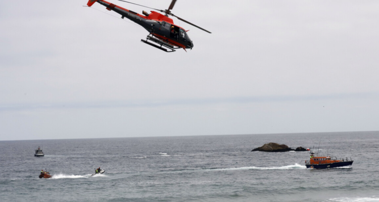 Bañistas arrastrados por el mar en Pingueral