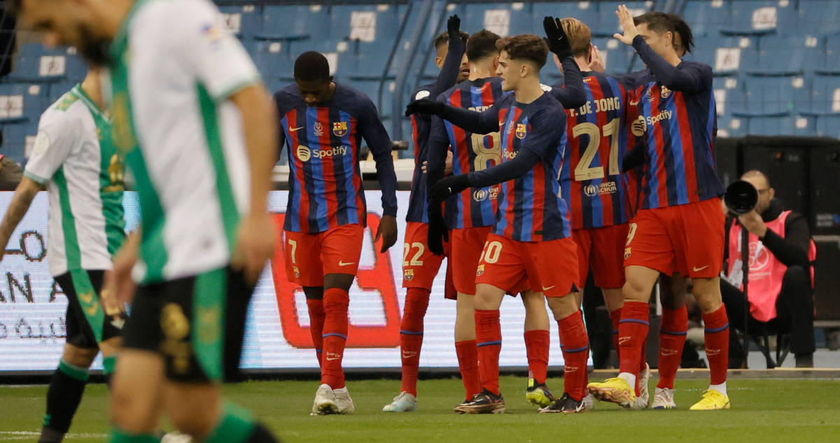 Barcelona vence al Betis y se clasifica a la final de la Supercopa de España.