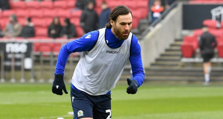 Ben Brereton ya estampó su firma en su nuevo equipo.