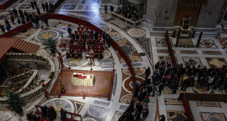 El velorio de Benedicto XVI.