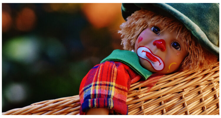 DE CONTEXTO | muñeco payaso triste