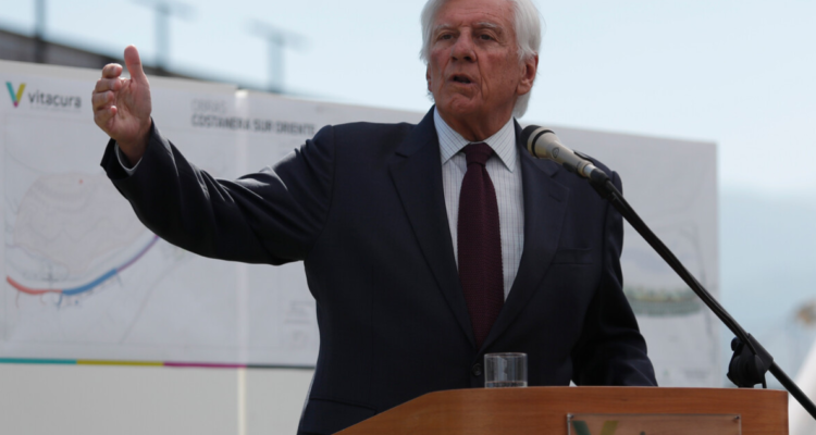 Exalcalde de Vitacura investigado por presunta corrupción