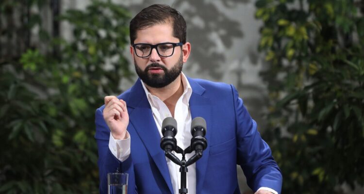 “Los vamos a perseguir por cielo, mar y tierra”: presidente Boric condena asesinato de funcionario PDI