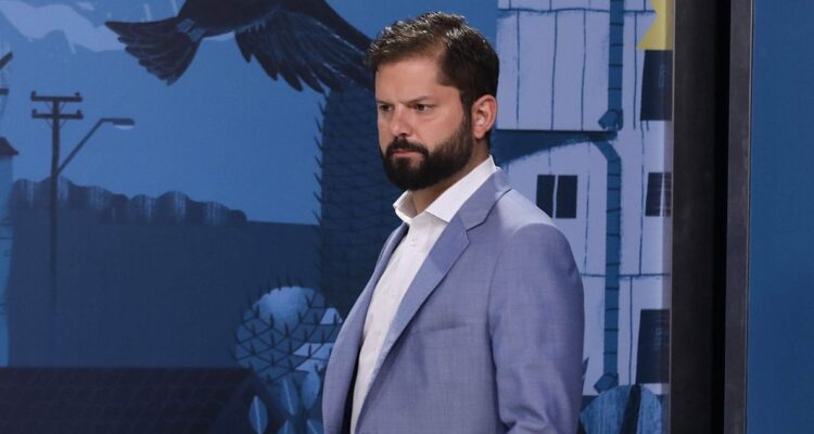 Boric reafirma dichos por crisis en Perú y descarta realizar “cambios de gabinete por presiones”