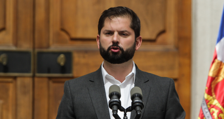 Boric y salida de Ríos