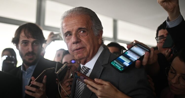 El ministro de Defensa de Brasil, José Mucio.