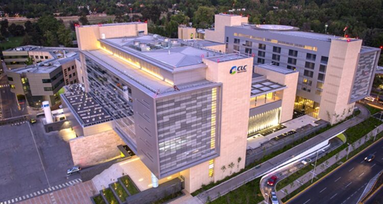 Brigada de Delitos Económicos PDI allana Clínica Las Condes tras querella presentada por médicos