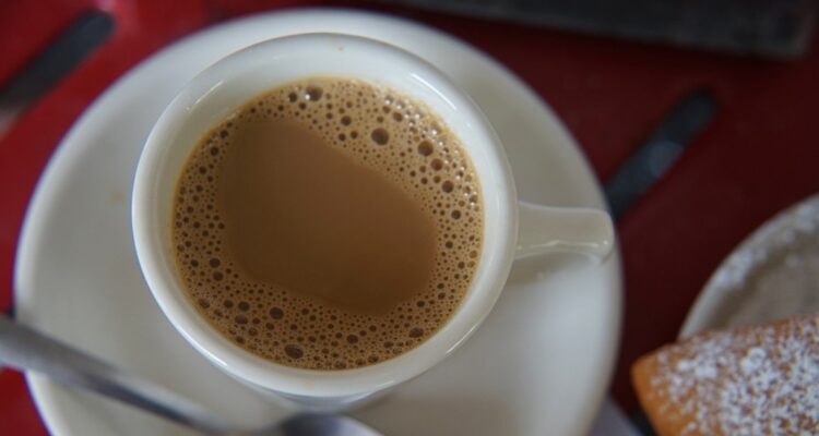 Nestlé suprimirá decenas de empleos en Reino Unido y alude a baja demanda de un tipo de café