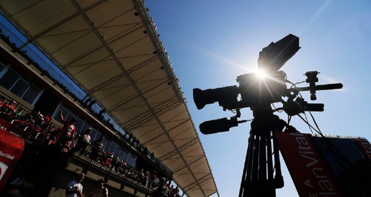 Canal 13 dará un partido a la semana del Campeonato Nacional