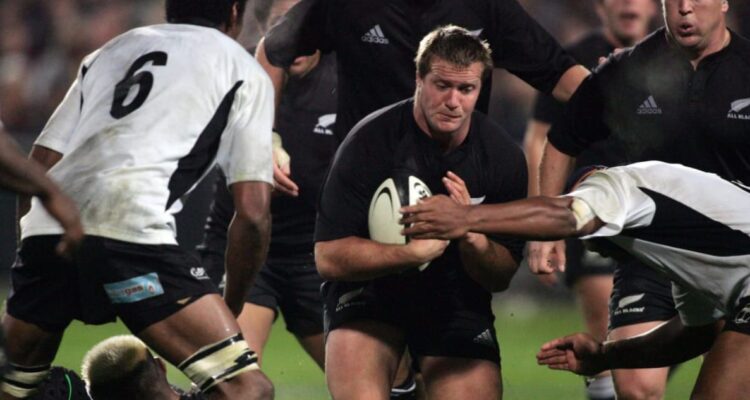 Campbell Johnstone se convirtió en el primer All Blacks en reconocer su homosexualidad.