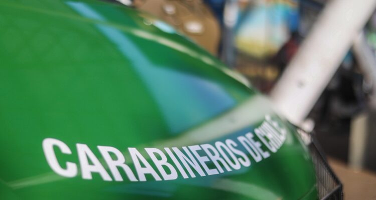 Carabinero dispara a hombre que lo amenazó con un cuchillo