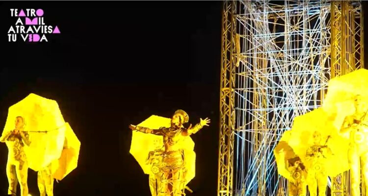 Con masiva asistencia culminó el espectáculo aéreo "Carillón, el Vuelo del Tiempo" en Teatro a Mil